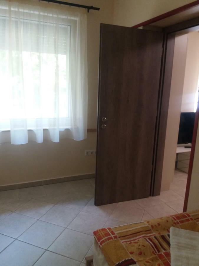 セゲドCentrum Apartmanアパートメント エクステリア 写真