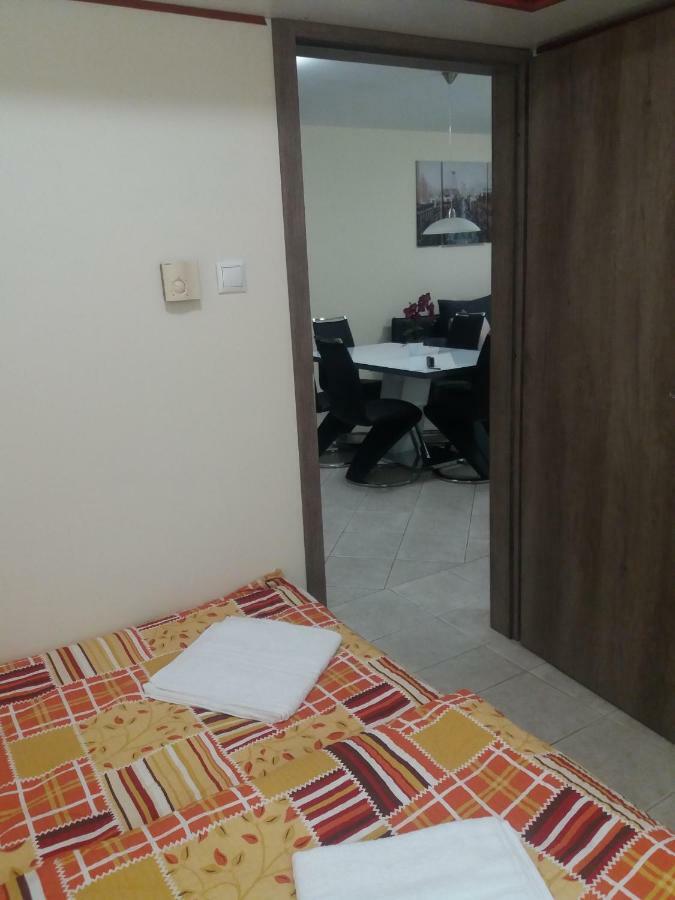 セゲドCentrum Apartmanアパートメント エクステリア 写真